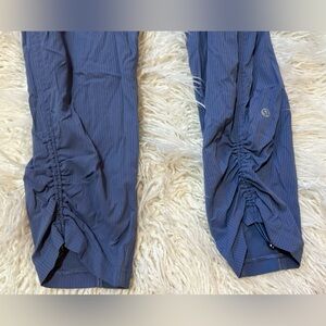 Lululemon Dance Studio Mid-Rise
Cropped Pants SIZE 2